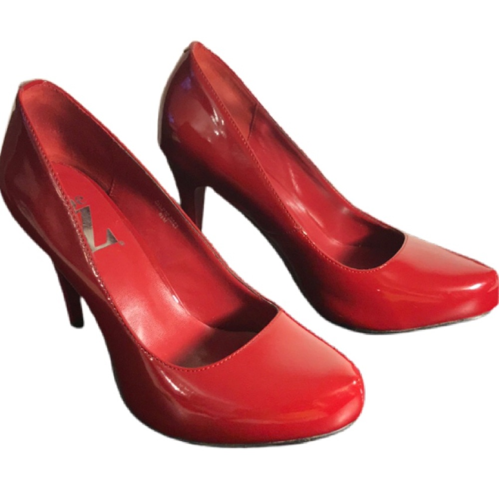 Type Z Heels - Picture 3 of 11